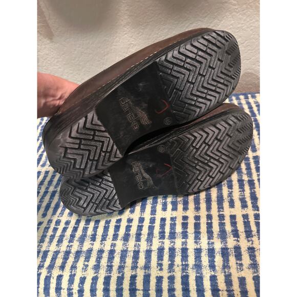 Men's Dansko 'Karl' Antique Brown Leather Clogs - Picture 5 of 7